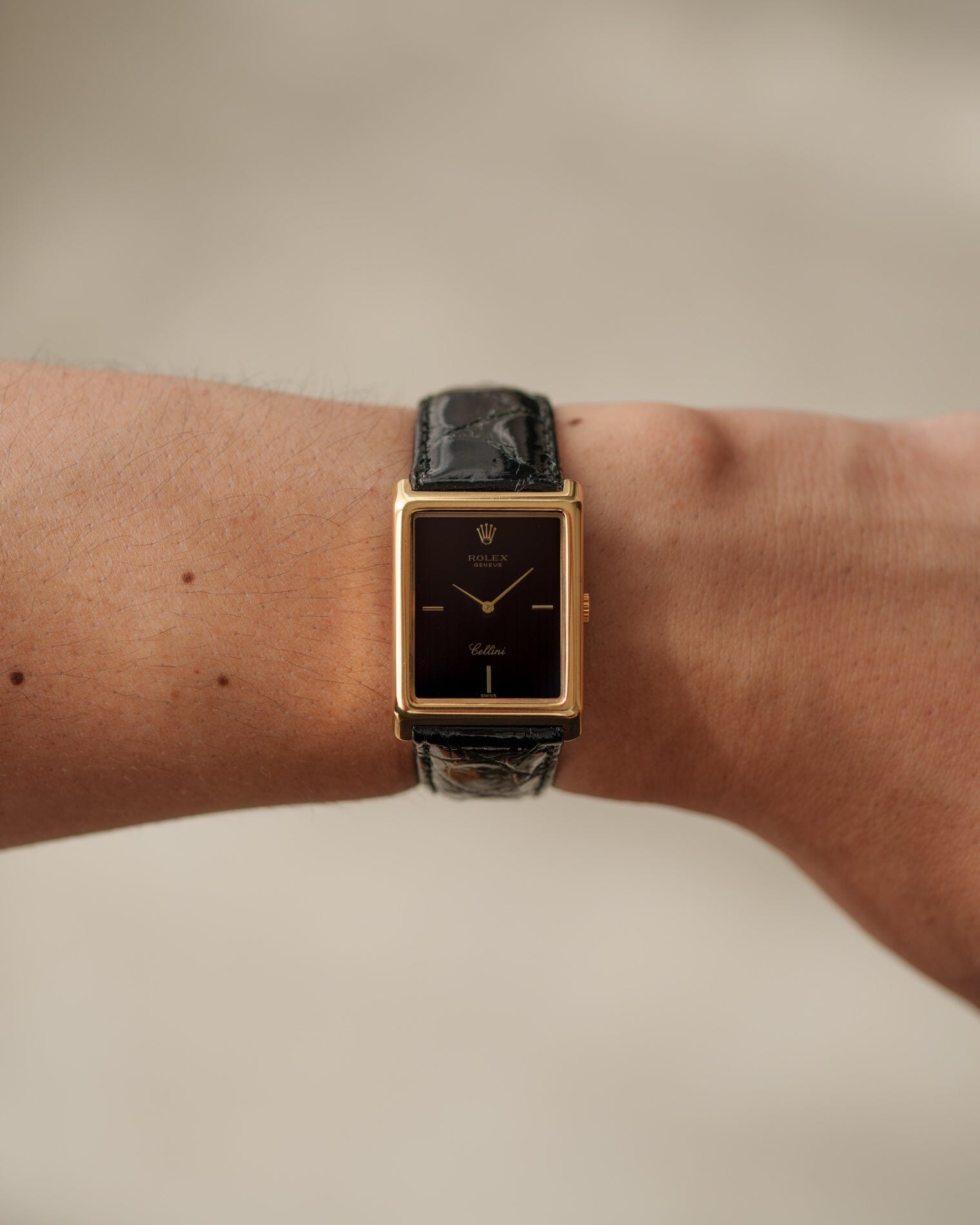 Rolex チェリーニ 4105 レクタングル YG ブラックタペストリーダイアル Watch ROLEX