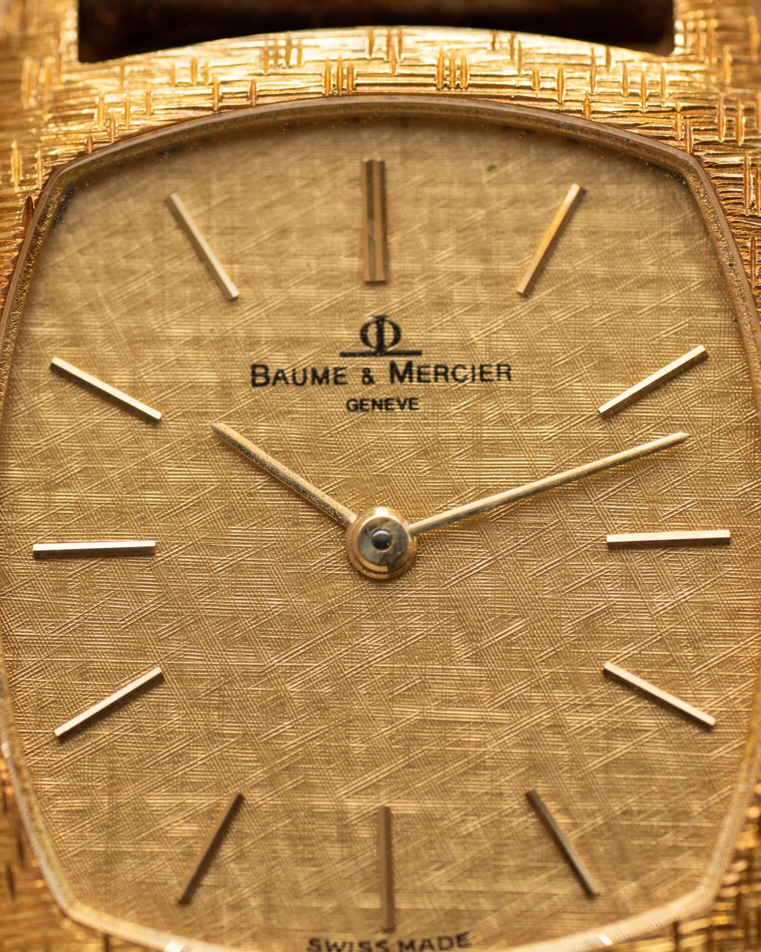 ボーム&メルシエ トノー 37056 YG シャンパン絹目ダイアル Watch BAUME&MERCIER