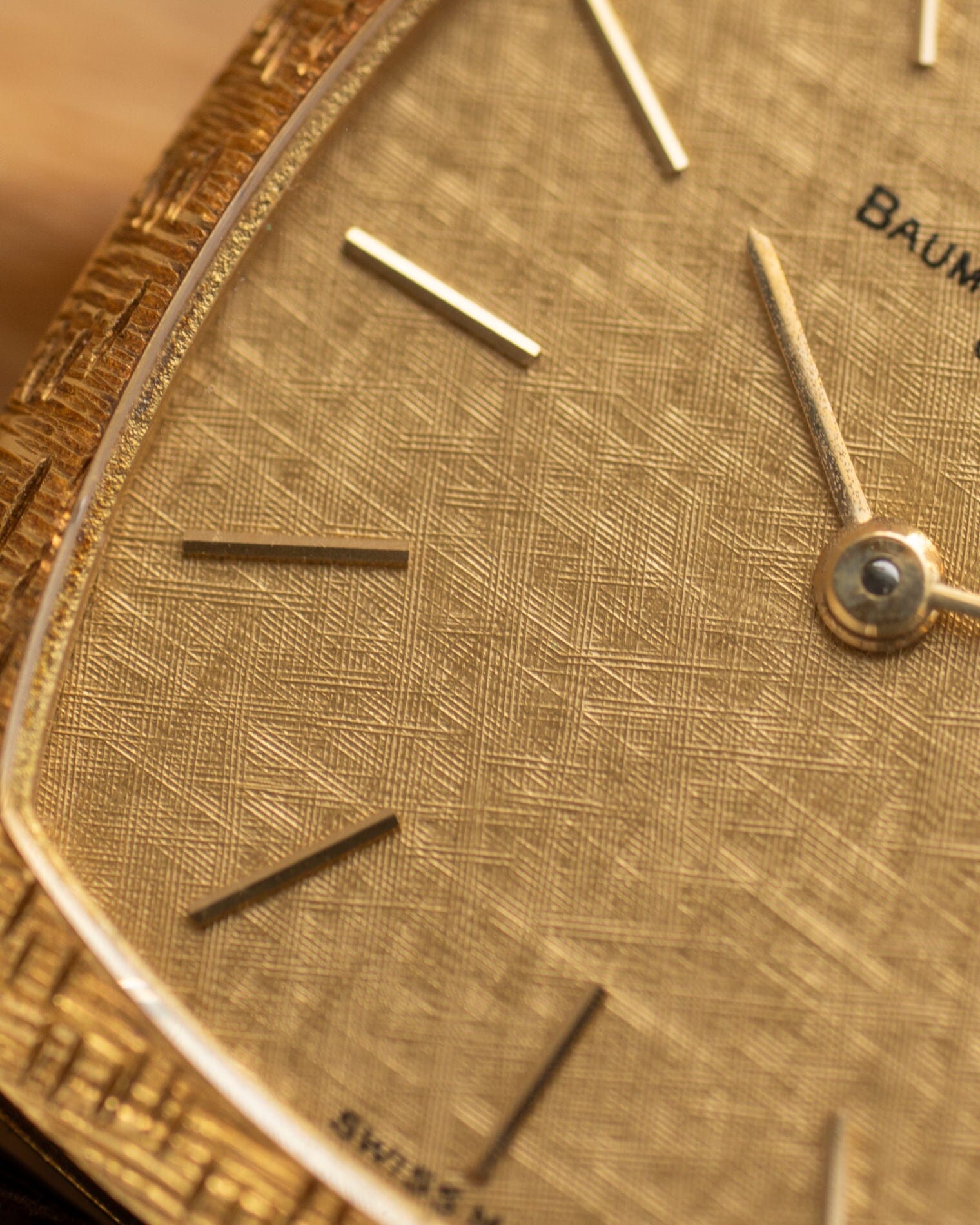 ボーム&メルシエ トノー 37056 YG シャンパン絹目ダイアル Watch BAUME&MERCIER