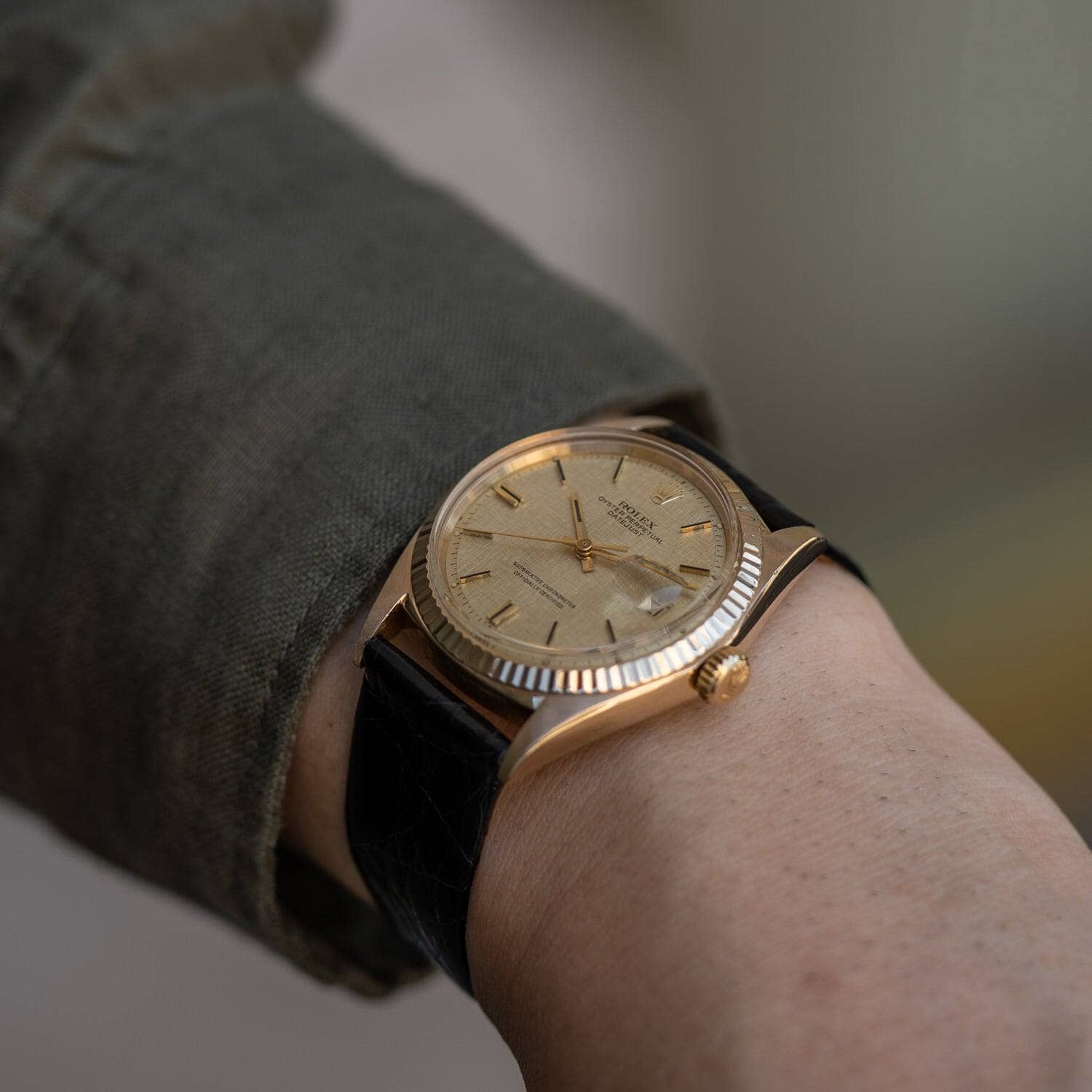 ROLEX Datejust 1601 YG Champagne Linen Dial - Arbitro