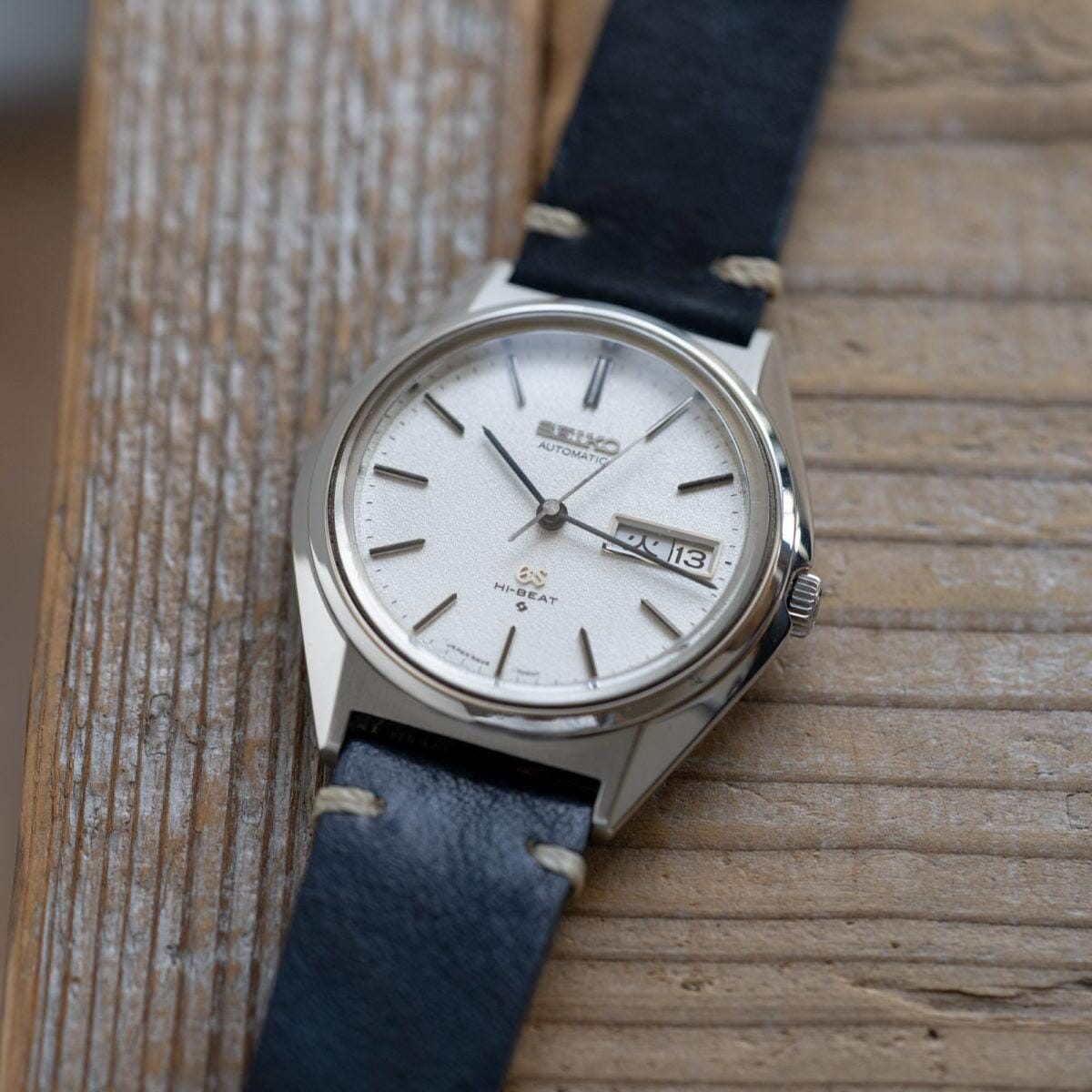 GRAND SEIKO Hi-BEAT 5646-7010 Diamond Dust Dial 1970s - Arbitro